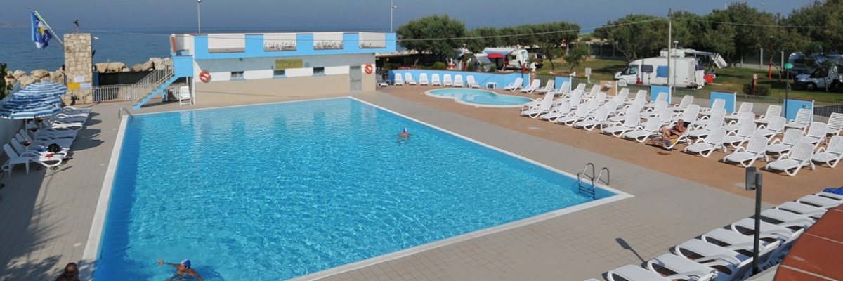 camping with swimming pools