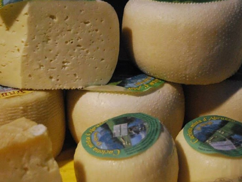 Mini Markt Campingplatz Käse regionale Produkte